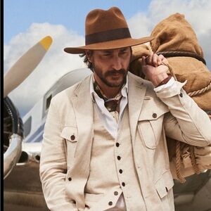 Banana Republic Men’s Blazer, safari style cotton/linen blend.